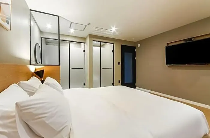 Ou Hotel 2*